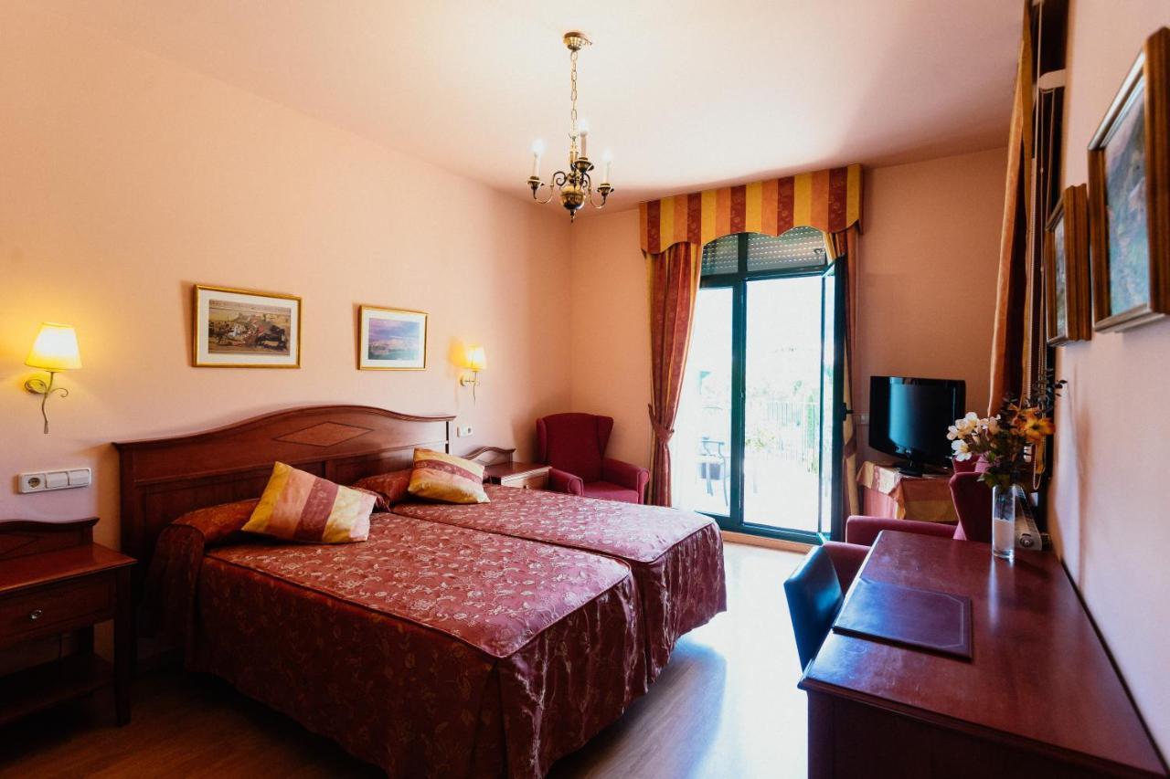 Hotel De กัมโปรดอน ภายนอก รูปภาพ
