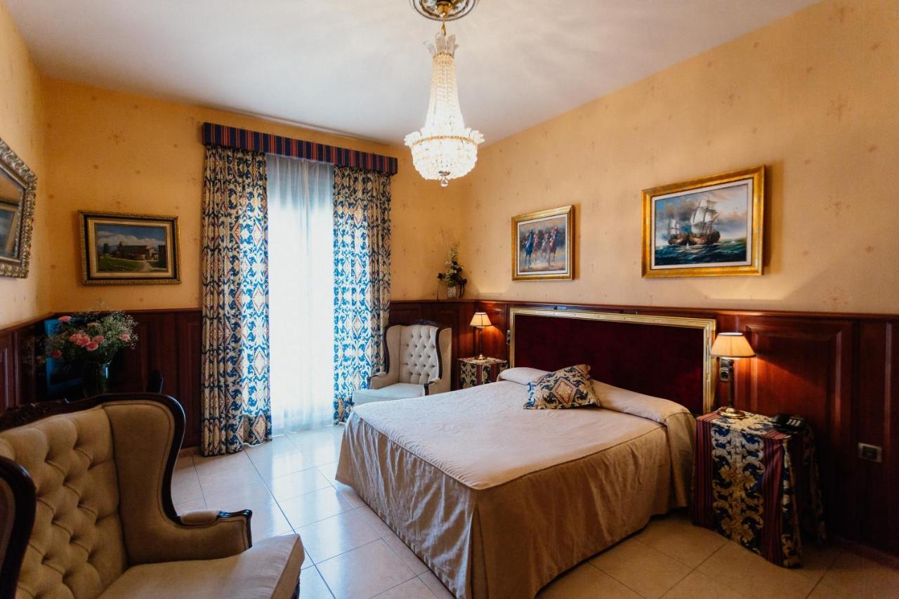 Hotel De กัมโปรดอน ภายนอก รูปภาพ