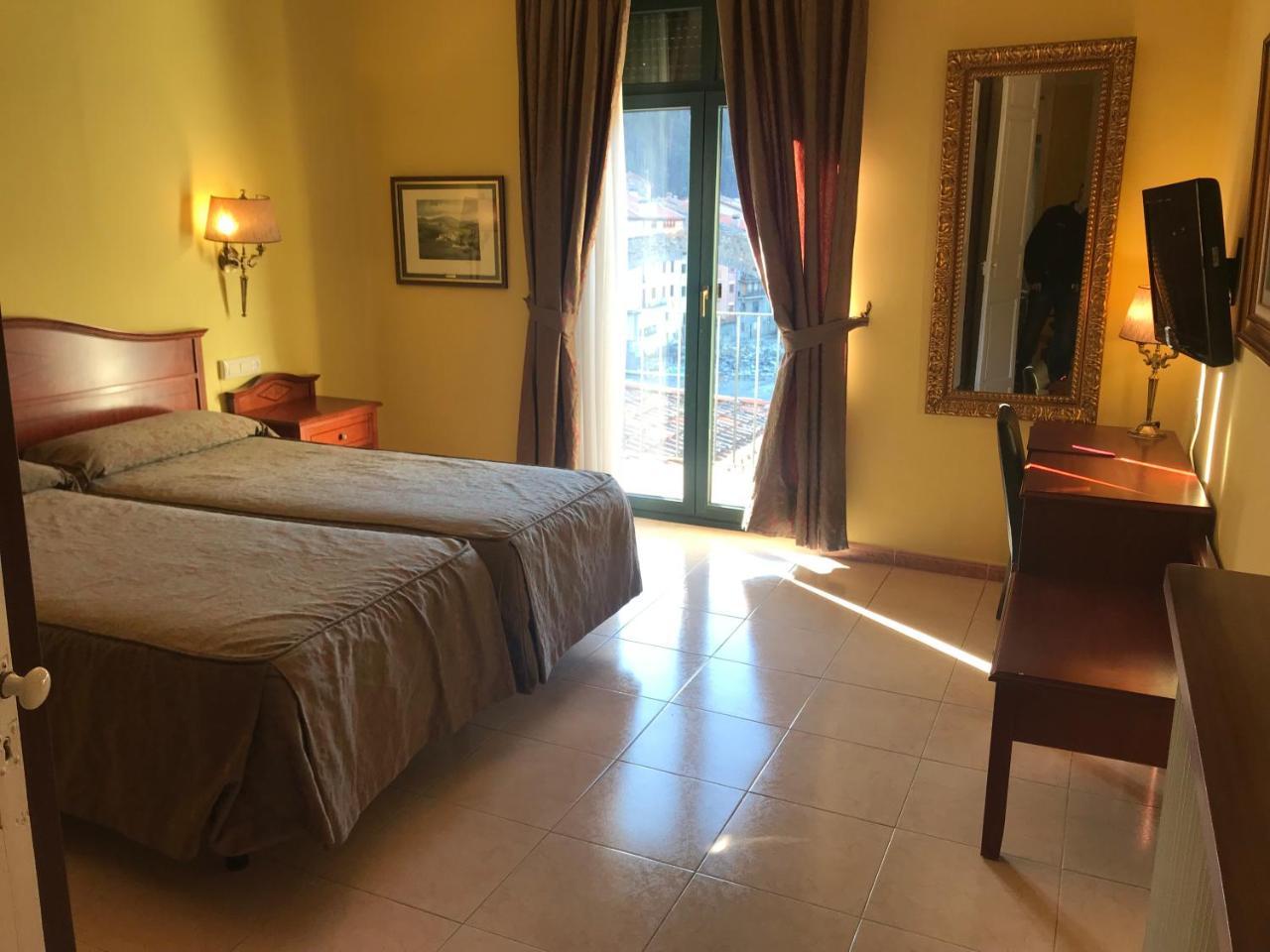 Hotel De กัมโปรดอน ภายนอก รูปภาพ